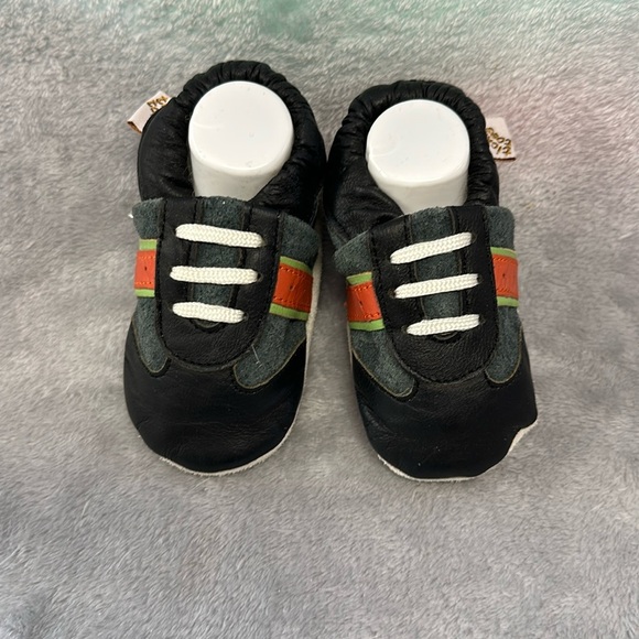 Tickle Toes - slip on soft soled baby shoes. Size 6-12 months - Picture 1 of 7